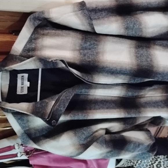 Coat - Picture 2 of 6